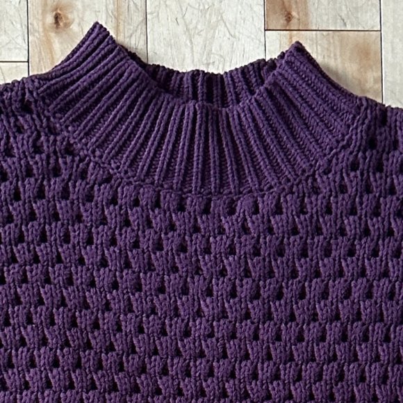 Women's Sweater - Picture 3 of 6